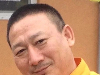 Geshe Lungtok Tenzin Gelek